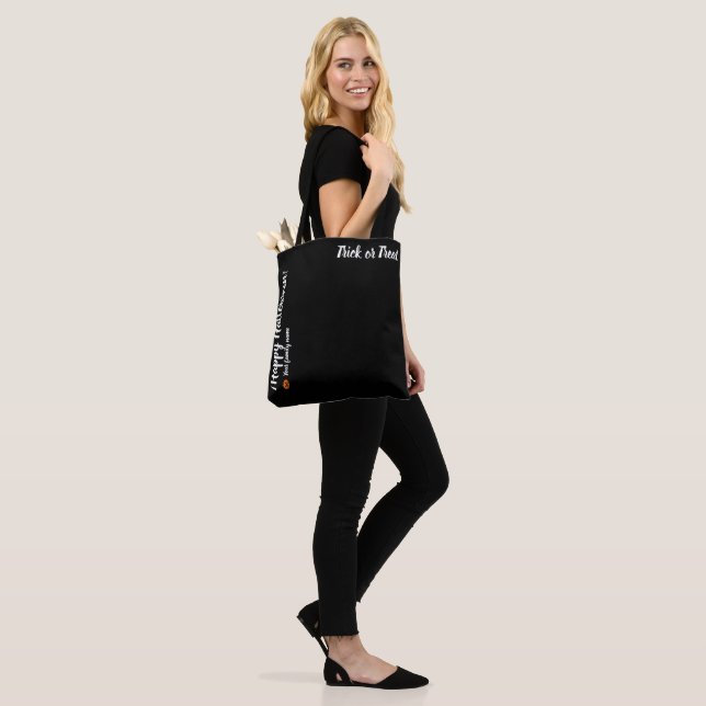 Trick oder Lust, nennen Sie personalisiert, glückl (Am Model)