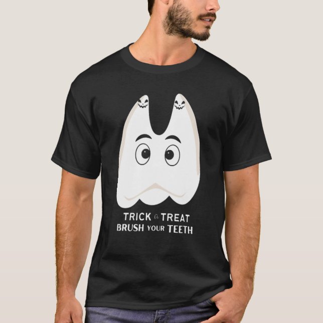 Trick oder Treat Brush Your Teeth Dental Halloween T-Shirt (Vorderseite)
