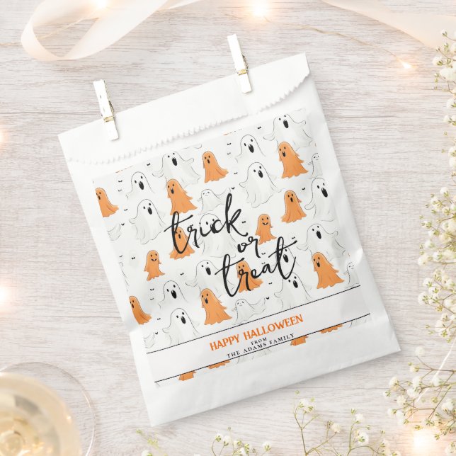 Trick oder Treat Cartoonish Ghosts Halloween Geschenktütchen (Ausgeschnitten)