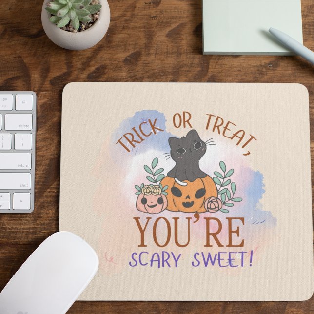Trick oder Treat Du bist Beängstigend süß Mousepad (Trick or Treat, You're Scary Sweet! Mousepad Cover from The Beekeeper Store)