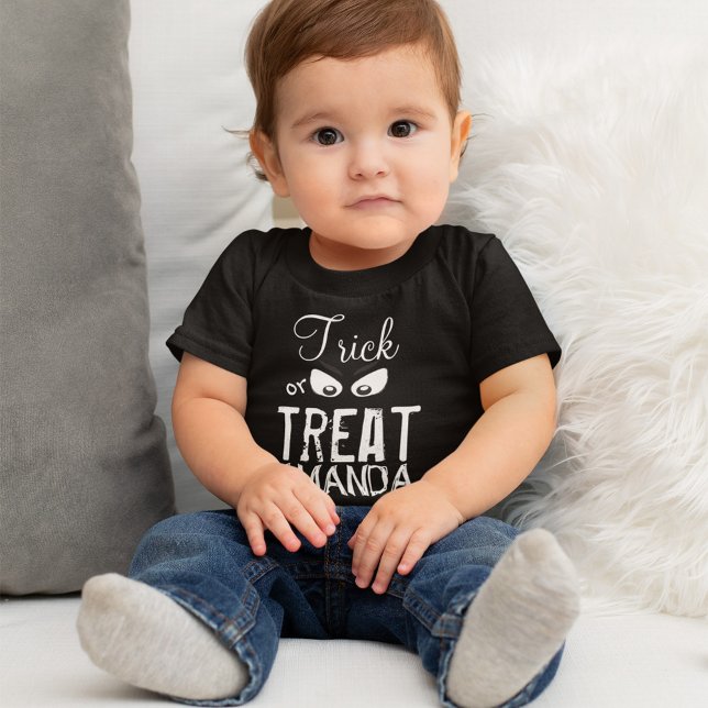 Trick oder Treat Halloween Personalisiert Baby T-shirt (Trick or treat ghost eyes halloween custom baby t shirt. )