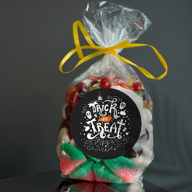 Trick oder Treat Halloween Runder Aufkleber (Von Creator hochgeladen)