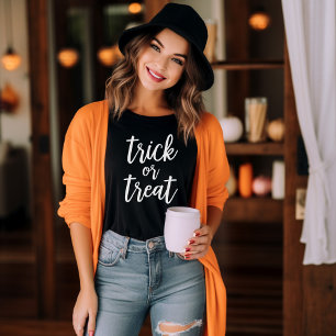 Trick oder Treat Moderne Skripte Womens Halloween Tri-Blend Shirt