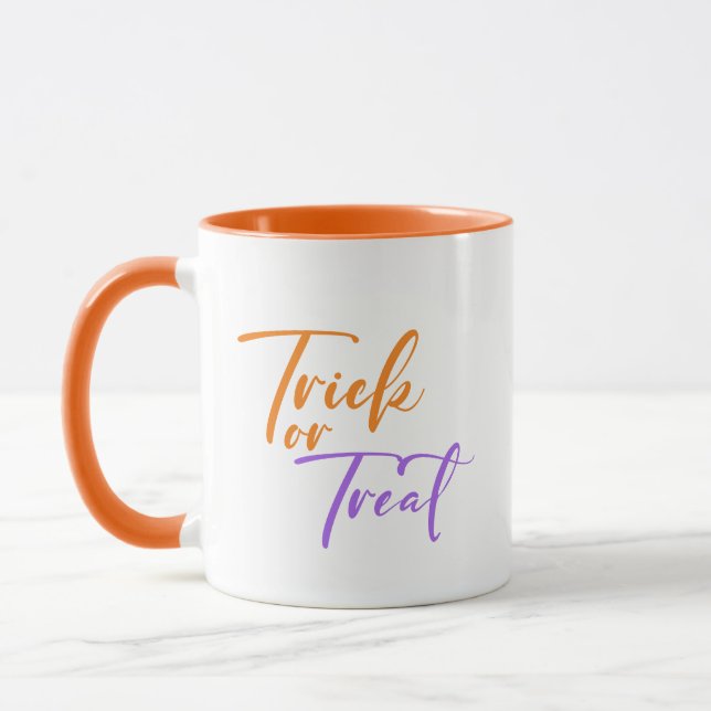 Trick oder Treat Moderne Typografie Halloween Tasse (Links)