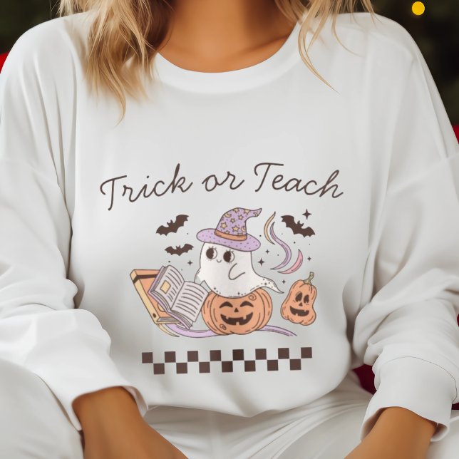 Trick of Teach Halloween Book Boo Ghost Lehrer Sweatshirt (Von Creator hochgeladen)