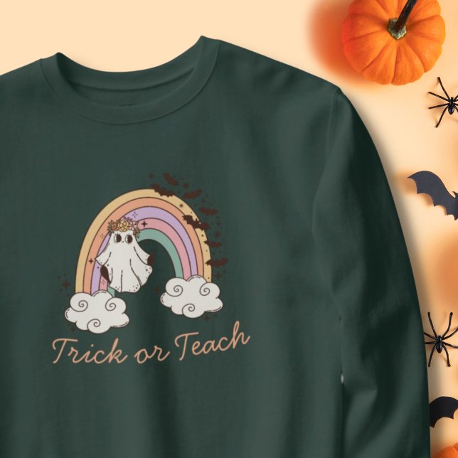 Trick of Teach Rainbow Halloween Boo Ghost Teacher Sweatshirt (Von Creator hochgeladen)