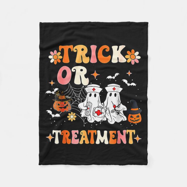 Trick Or Halloween Radiation Oncology Rad Therapy  Fleecedecke (Vorderseite)