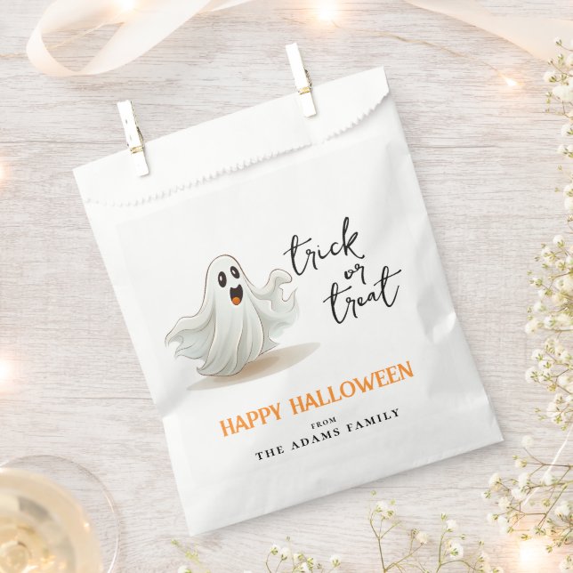 Trick or Treat Ghost Familienname Happy Halloween Geschenktütchen (Ausgeschnitten)