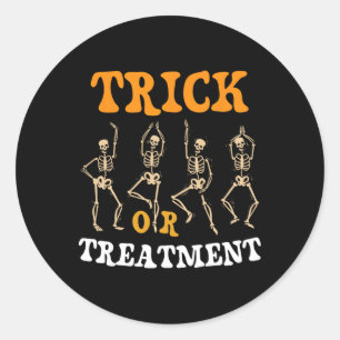 Trick or Treatment Physical Therapy Skeleton Pt Ha Runder Aufkleber