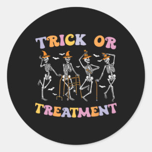 Trick or Treatment Pt Physical Therapist H Runder Aufkleber