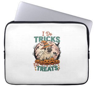 Tricks Behandlungen Halloween Mops Hexenhut Kürbis Laptopschutzhülle