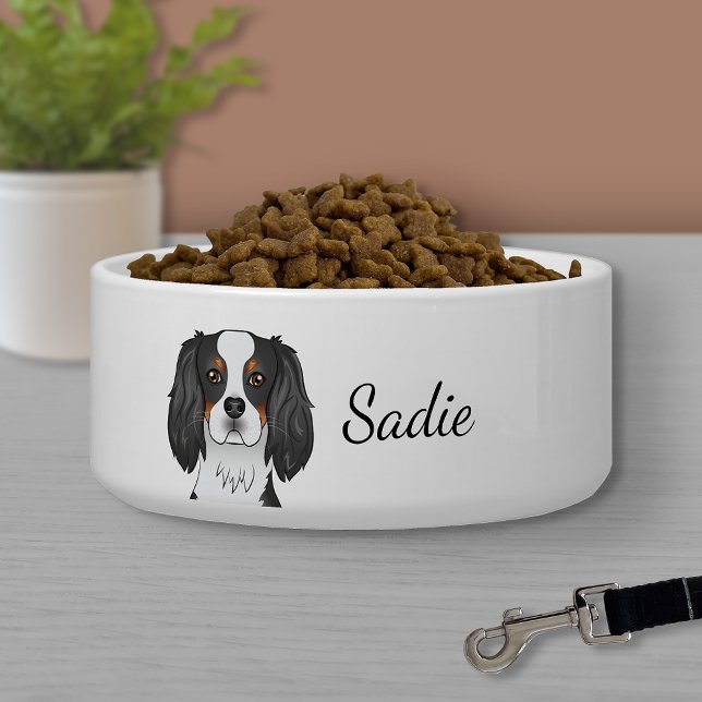 Tricolor Cavalier King Charles Spaniel Dog & Name Napf (Von Creator hochgeladen)