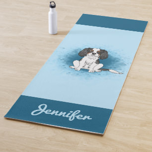 Tricolor Cavalier King Charles Spaniel Dog On Blue Yogamatte