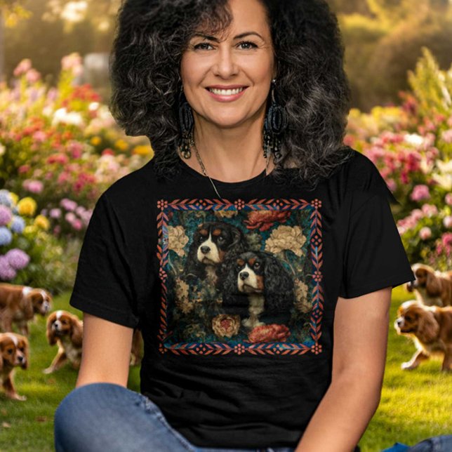 Tricolor Cavalier King Charles Spaniels CKCS Dogs T-Shirt (Von Creator hochgeladen)