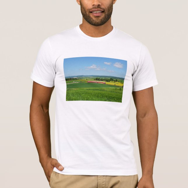 Triebwagen bei Birkenbringhausen T-Shirt (Vorderseite)