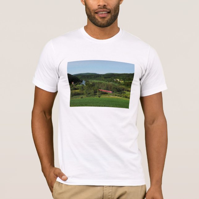 Triebwagen bei Ederbringhausen T-Shirt (Vorderseite)