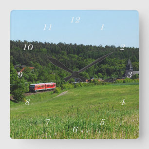 Triebwagen bei Wiesenfeld Quadratische Wanduhr