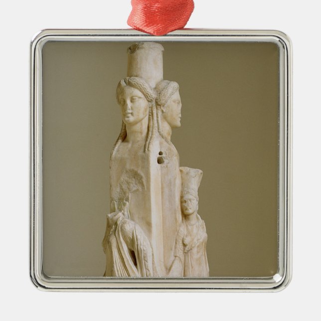 Triform Herm von Hecate, Marmorskulptur, Ornament Aus Metall (Vorne)