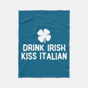 Trinke irischen Kuss italienisch St. Patricks-Tag Fleecedecke
