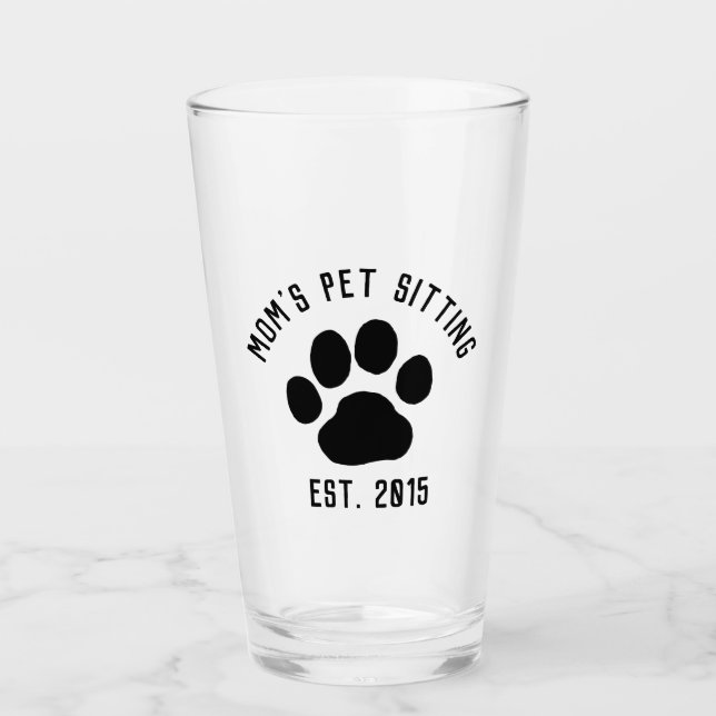 Trinken des Hundetatzen-Druck-das personalisierte Glas (Vorderseite)