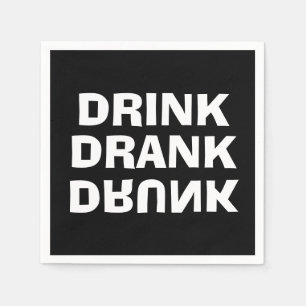 Trinken Sie getrunkene Betrunkene Nachricht auf de Serviette