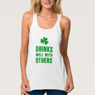 Trinken Sie gut mit anderen St. Patrick's Day T-Sh Tank Top