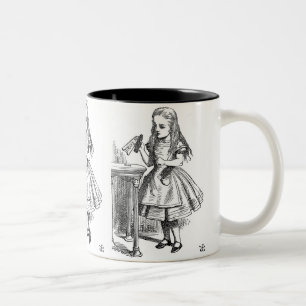 Trinken Sie mich (Alice im Wunderland) Zweifarbige Tasse