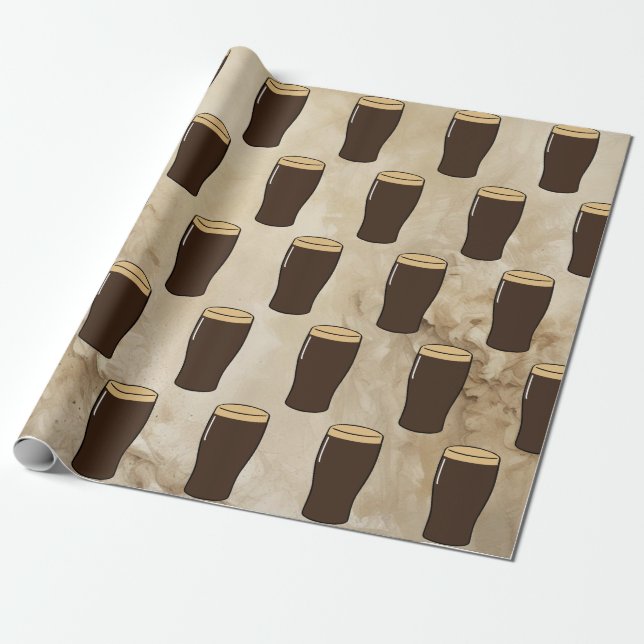 Trinker eines Pint irischen Stout-Bieres Geschenkpapier (Ungerollt)