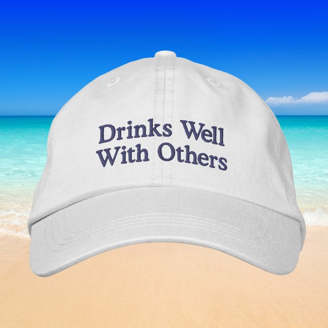 Trinkt Gut Mit Anderen Lustiger Preppy Wein Baseba Bestickte Baseballkappe (Von Creator hochgeladen)