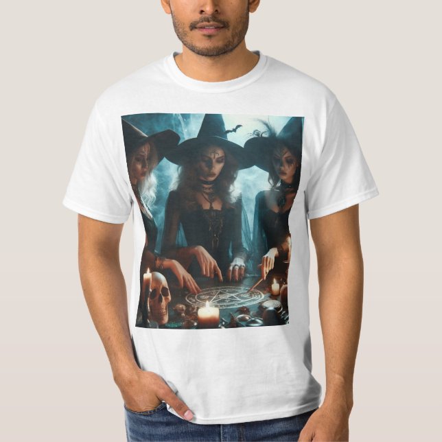 Trío de brujas haciendo magia negra T-Shirt (Vorderseite)
