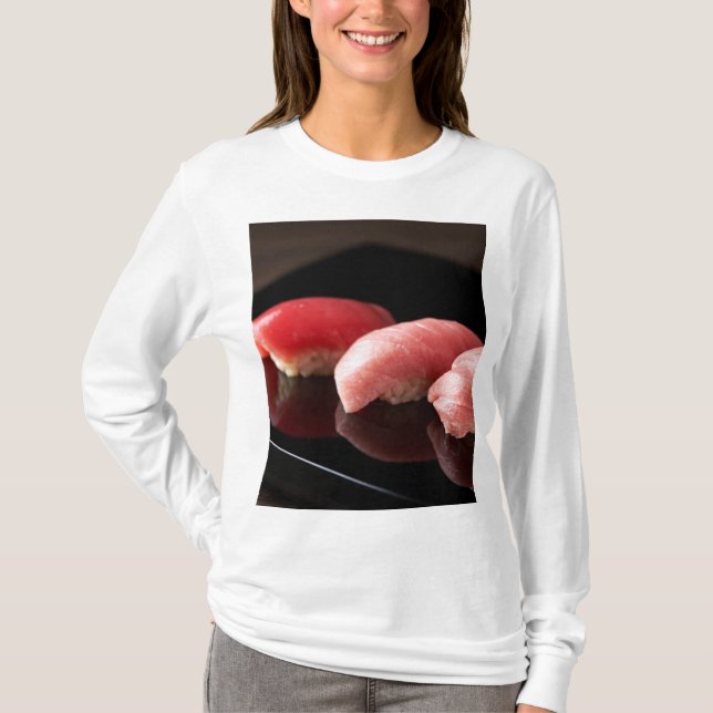 Trio of Tuna – Serene Red Beauty T-Shirt (Vorderseite)
