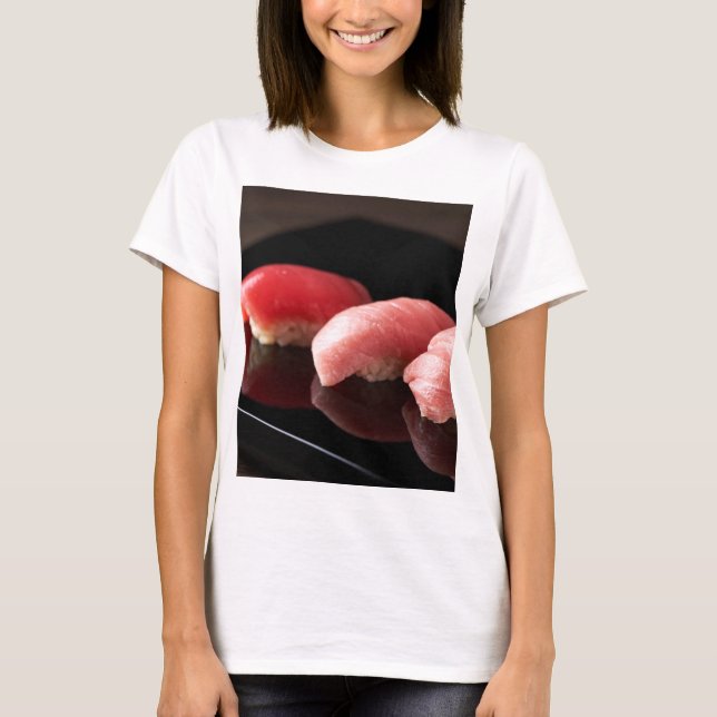 Trio of Tuna – Serene Red Beauty T-Shirt (Vorderseite)