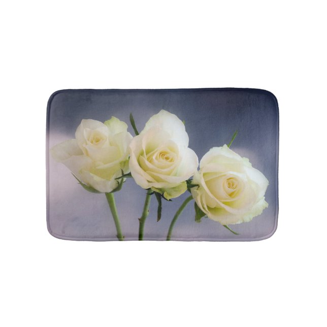 Trio of White Roses Bath matte (Vorderseite)