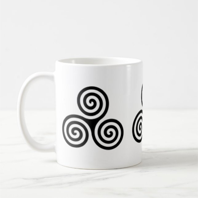 Triple Spiral Celtic Design Tasse (Links)