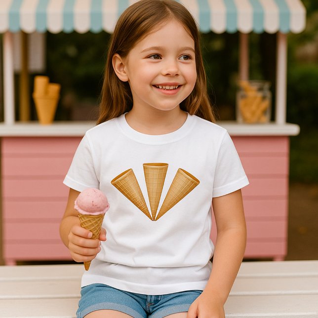 Triple Waffle Ice Cream Cone Summer Dessert T-Shirt (Von Creator hochgeladen)