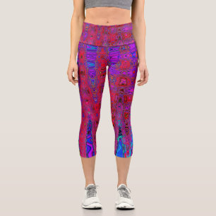 Trippige, rote und Lila Abstrakte Retro-Atomwellen Capri Leggings