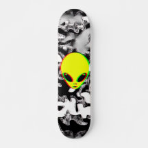 Trippy-Alien-Camouflage-Skateboard