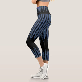 Trippy Black und Blue Wavy Stripes Abstrakt Cool Capri Leggings
