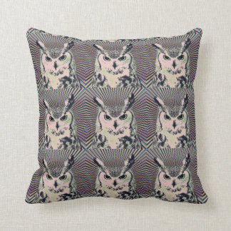 Trippy Eule Kissen