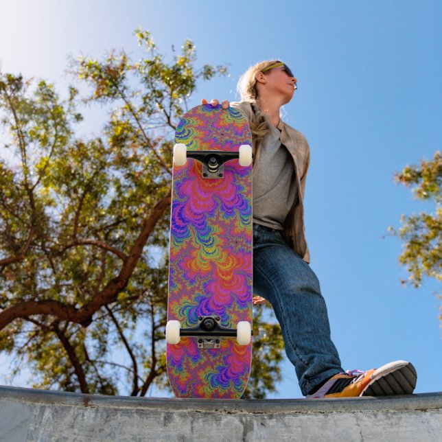 Trippy Funky Knallig Lebendig Regenbogen Abstrakt  Skateboard (Außenbereich 1)