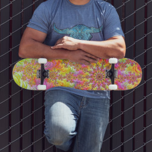 Trippy Groovy Funky psychedelischer Fraktal-Ausbru Skateboard