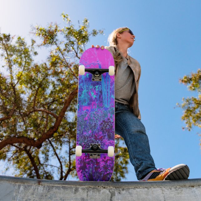 Trippy Hot Pink und Blue Impressionistic Landschaf Skateboard (Außenbereich 1)