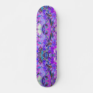Trippy Lila und Magenta Farbige Wildblumen Skateboard