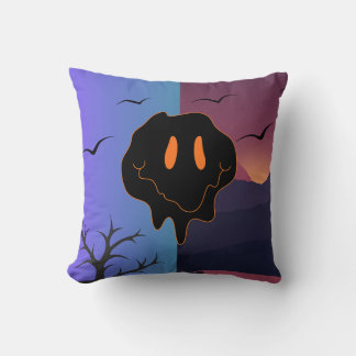 Trippy Melting Smile Gesicht Tag & Nacht Landschaf Kissen