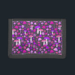 Trippy Mushrooms Retro Purple, Pink, & Black Tri-fold Geldbeutel<br><div class="desc">This wallet is decorated with trippy,  psychedelic illustrated mushrooms and flowers in shades of hot pink and bold purple against a black background.</div>
