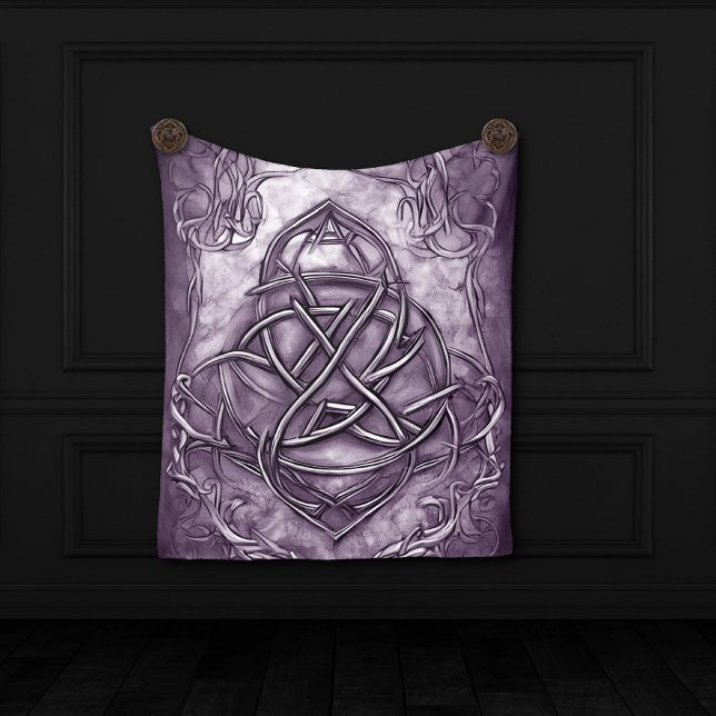 Triquetra Trinity Knot Lavender Lila Imitate Metal Wandteppich (Von Creator hochgeladen)
