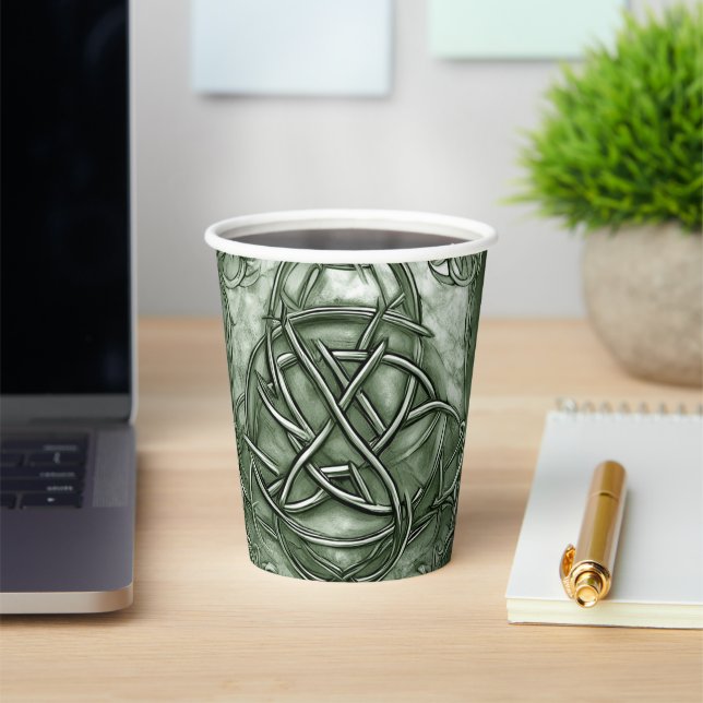 Triquetra Trinity Knot Sage Green Imitats Metallic Pappbecher (InSitu)