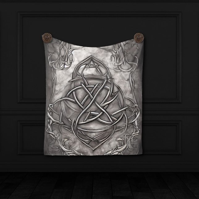 Triquetra Trinity Knot Silvery Pewter Imitate Meta Fleecedecke (Von Creator hochgeladen)
