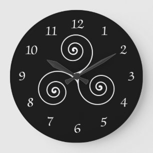 Triskele Große Wanduhr