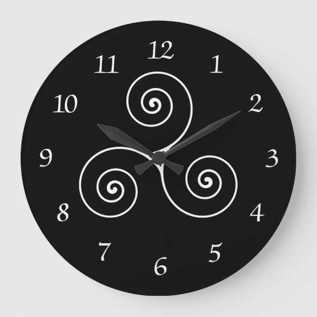Triskele Große Wanduhr (Vorderseite)